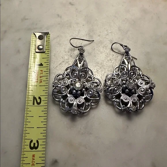 VSA Earrings - Picture 4 of 4